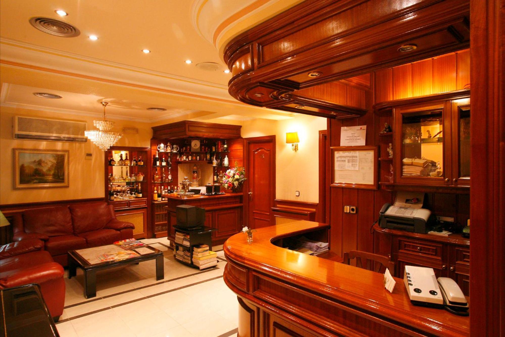 Hostal Victoria III Madrid Eksteriør billede