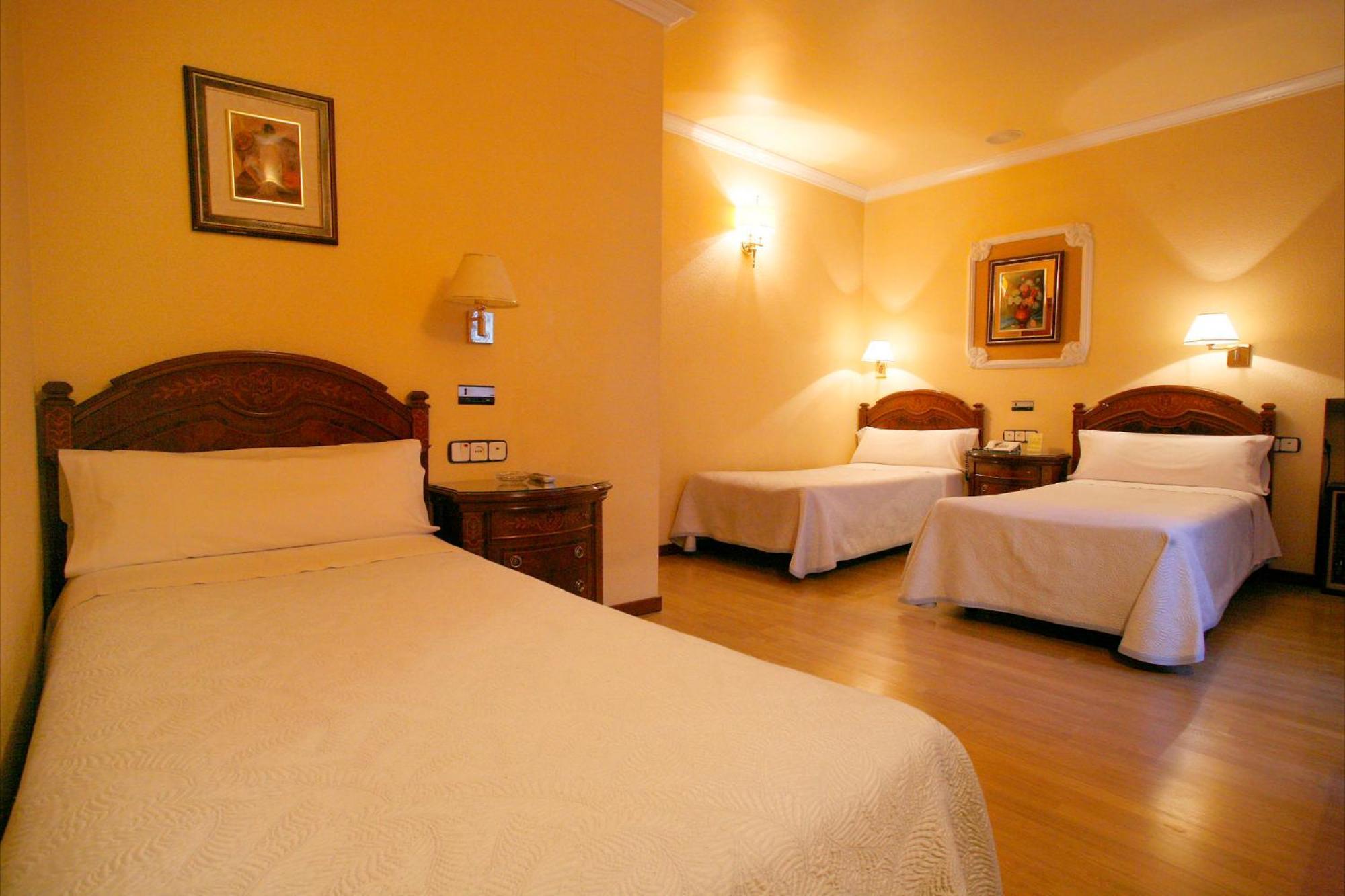Hostal Victoria III Madrid Eksteriør billede